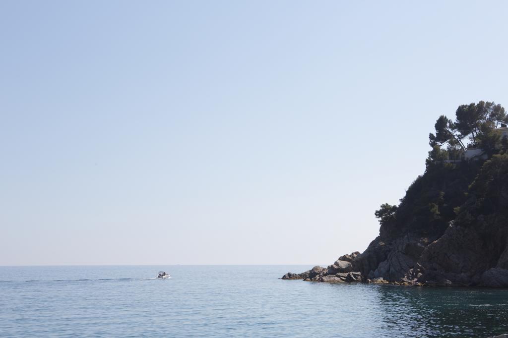 Hotel Camping Senia Cala Canyelles Lloret de Mar Exterior foto
